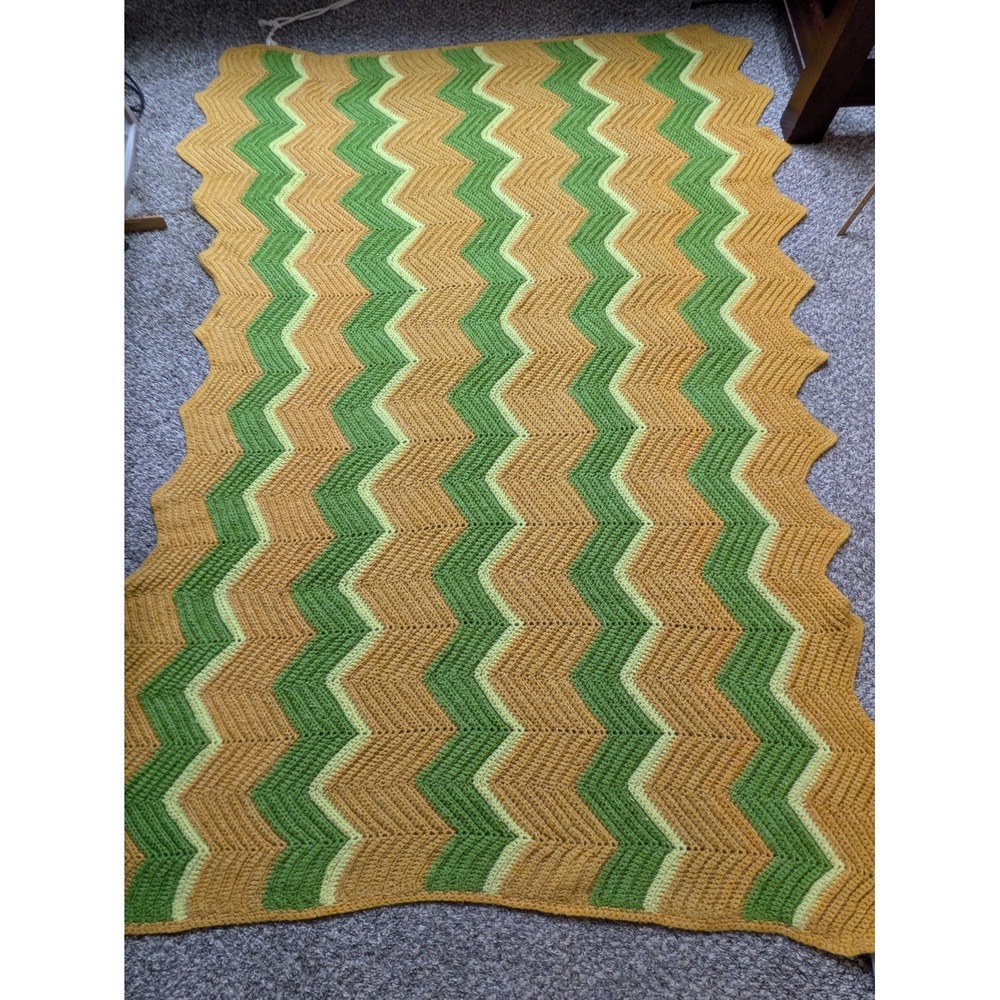 Handmade Crochet Throw Blanket 47x75 Green Yellow Chevron Retro Afghan